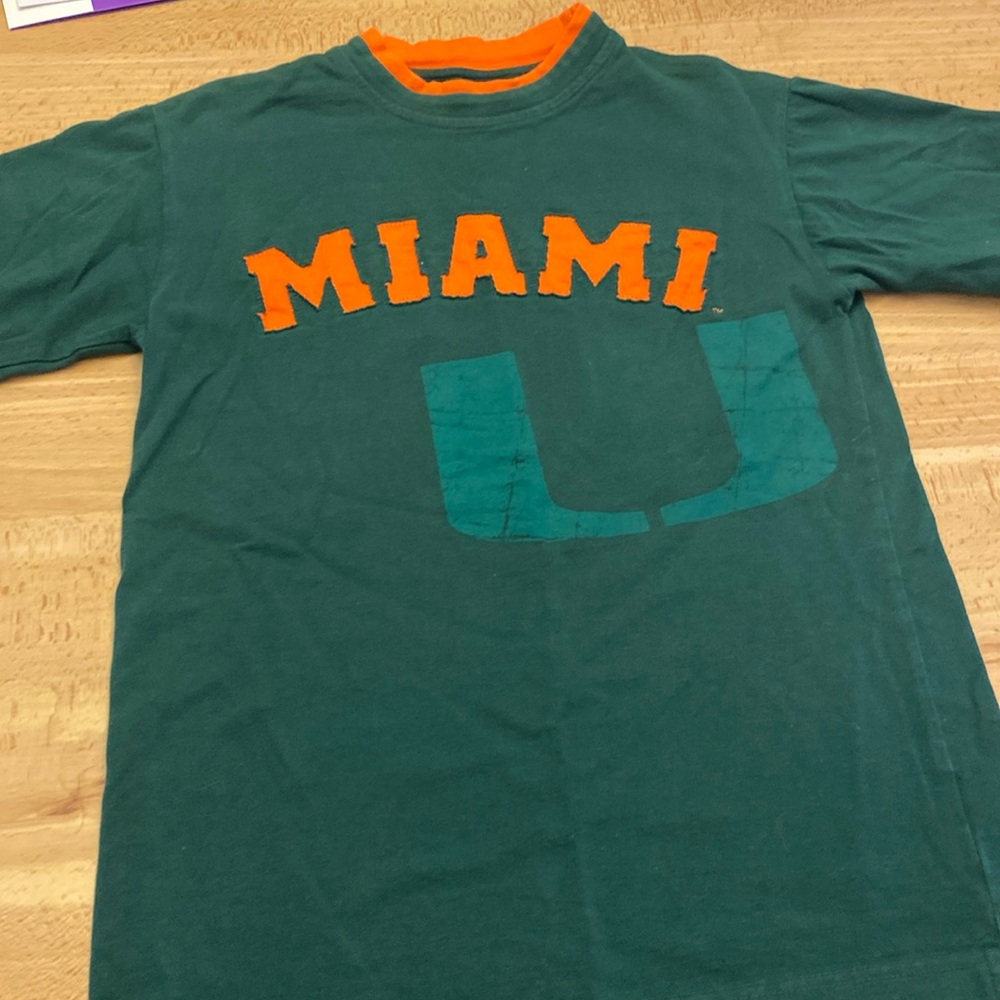 UM Team Apparel Tee Shirt Size Small